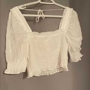 H&M summer top with ruffled puff sleeves